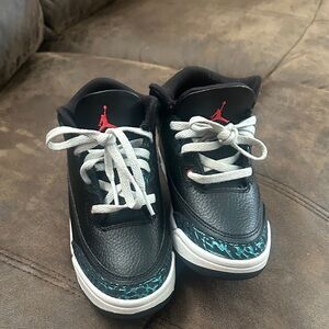 Jordan Kids Black and Teal Sneakers